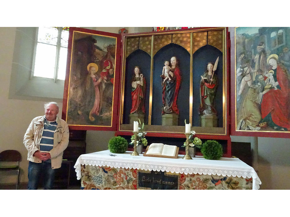 Marienaltar in der Kirche Neuberich